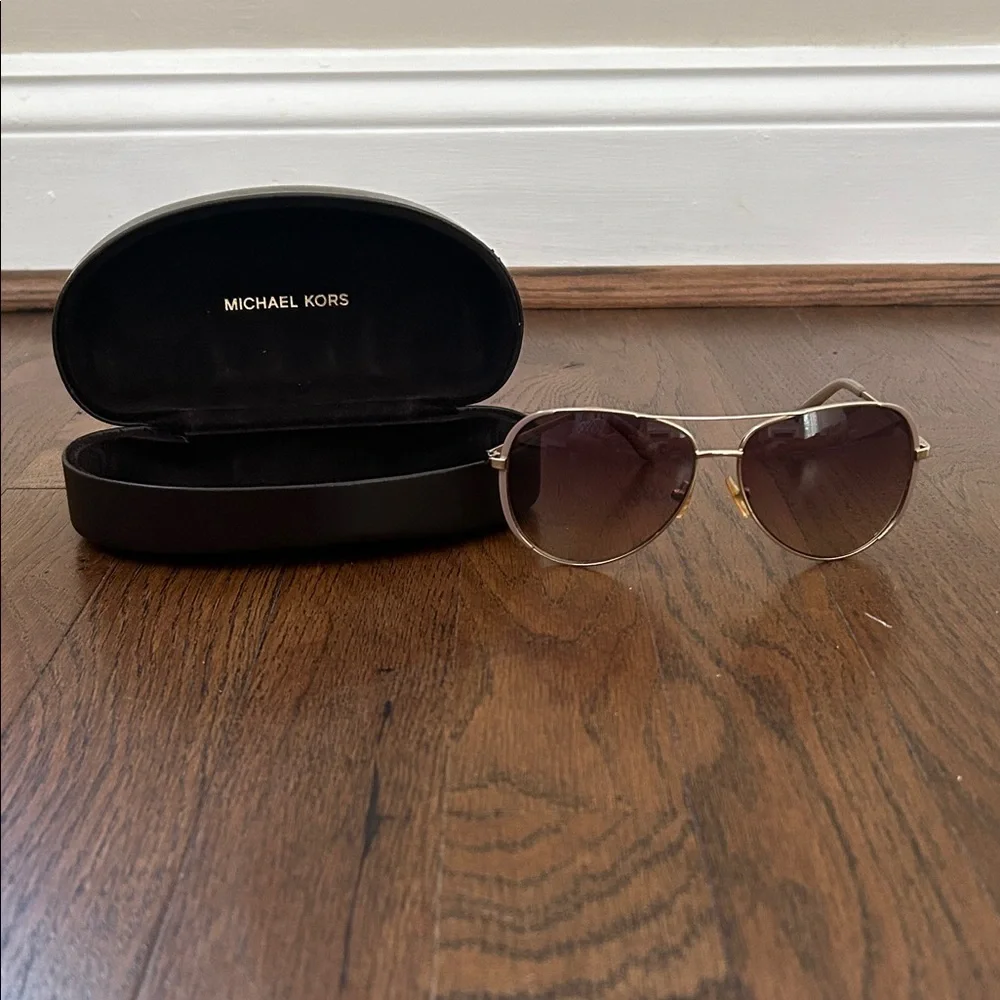 Michael Kors Silver Aviator Sunglasses with Black Case - Picture 1 of 4